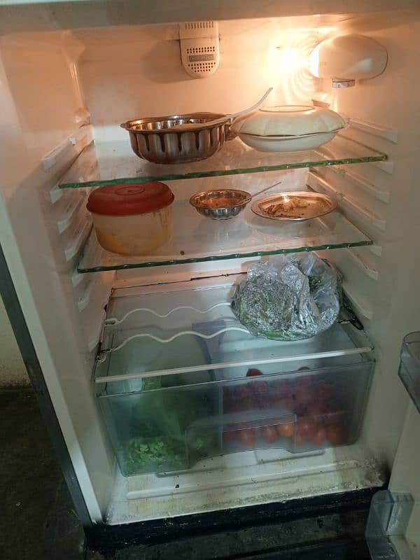 refrigerator 0