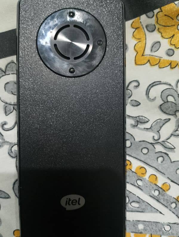 itel mobile power 700 0