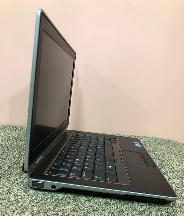 Dell Lattitude e6320 4