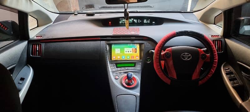 Toyota Prius 2011 3