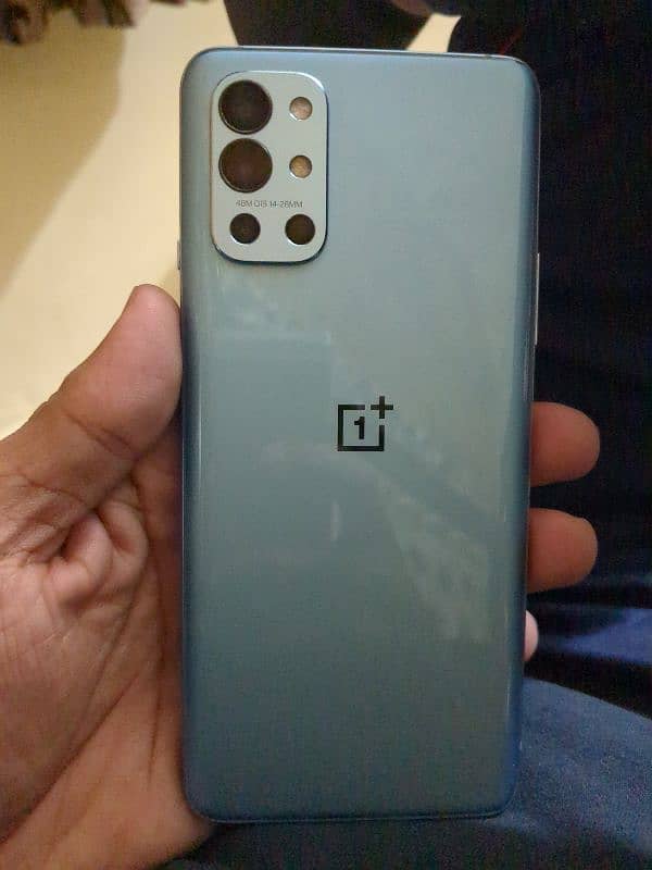 One plus 9R 8/256 GB 1
