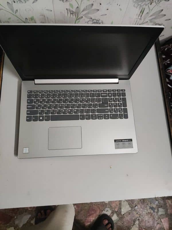 Lenovo Slim and Smart laptop.     (0332-0037723) 2