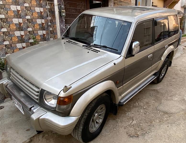 Mitsubishi Pajero 1989 1