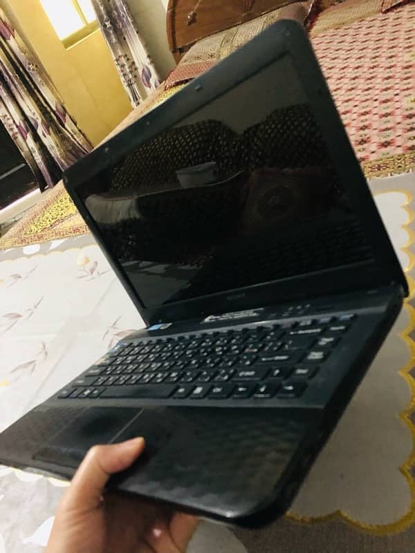 Sony Viao Laptop | i3-2nd Gen | 4 GB Ram | 320 GB HDD 1