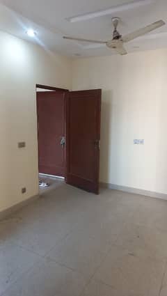 1 BED EXCELLENT GOOD CONDITION IDEAL FLAT FOR RENT IN SEC B BAHRIA TOWN LAHORE