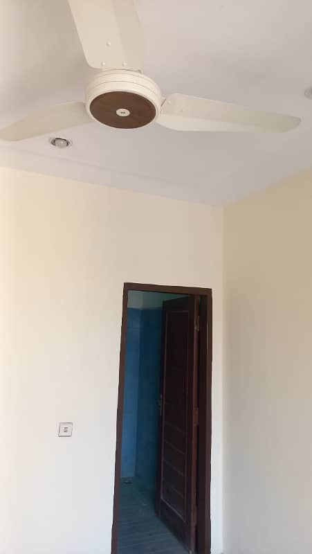 1 BED EXCELLENT GOOD CONDITION IDEAL FLAT FOR RENT IN SEC B BAHRIA TOWN LAHORE 4