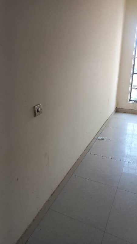 1 BED EXCELLENT GOOD CONDITION IDEAL FLAT FOR RENT IN SEC B BAHRIA TOWN LAHORE 19