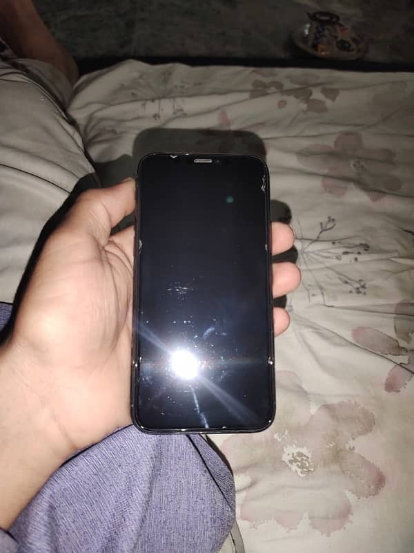 iPhone 11 Pro 64 GB 4