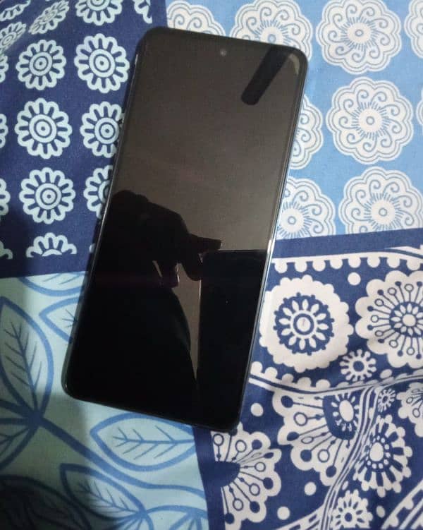 Infinix hot 40 16/256 condition 10/10 original box And charger 2