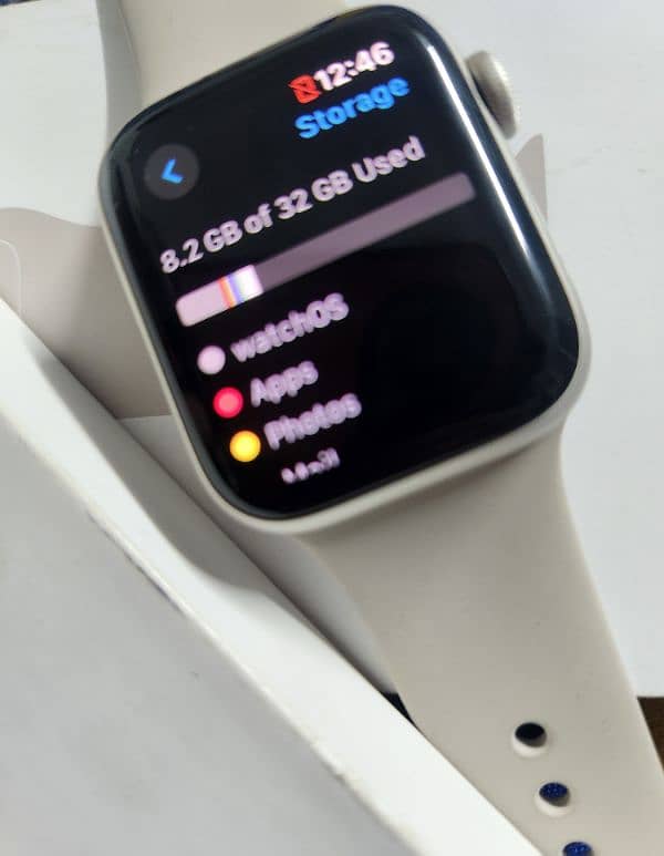 Apple watch se 2 (2022) 40mm with box 8