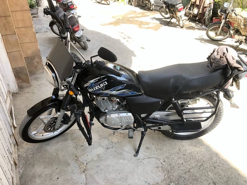 Suzuki gs 150 Se 7