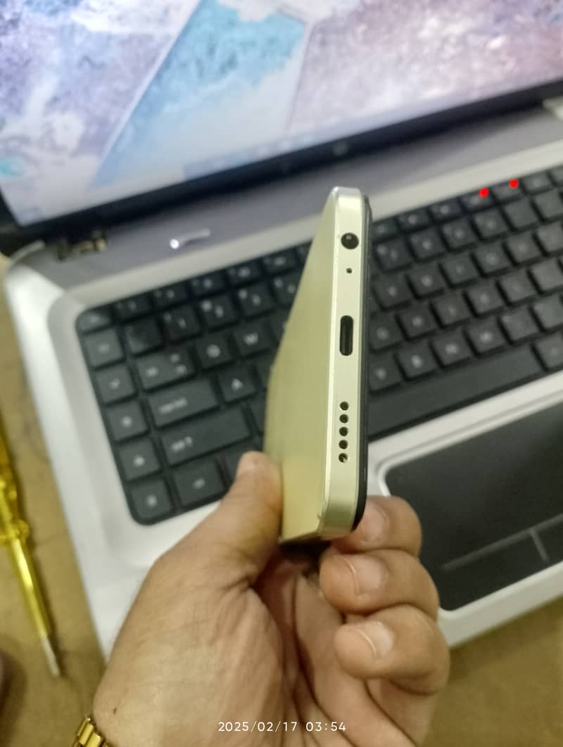 Vivo y16 8/256 all ok hai 10/9 condition hai 1