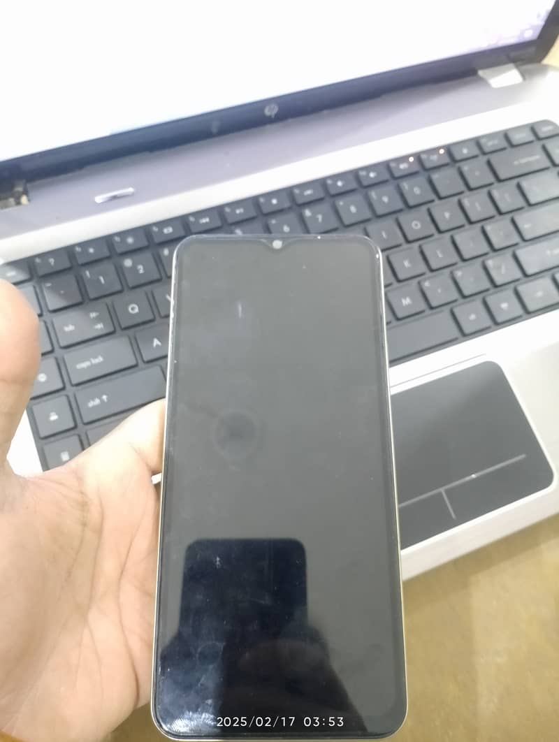 Vivo y16 8/256 all ok hai 10/9 condition hai 5