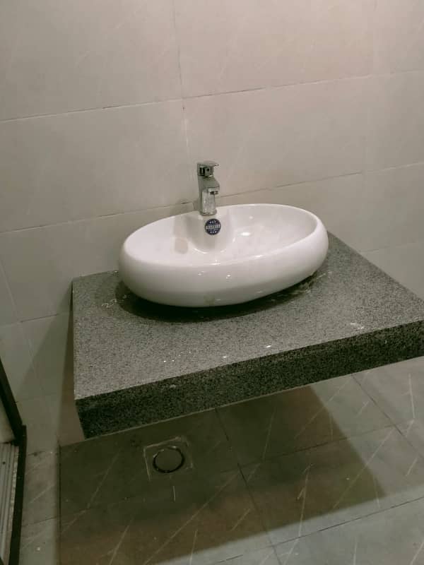 STUDIO BRAND NEW FULL LUXURY FULLY FURNISHED FLAT FOR SALE IN BAHRIA TOWN LAHORE 8