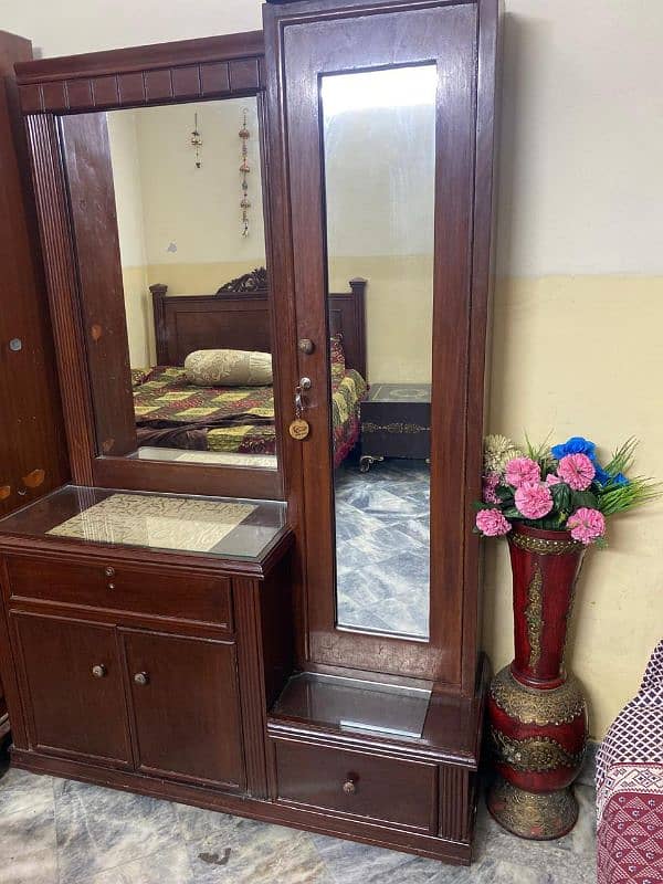 pure wooden bed 10000 aur dressing 27000 1