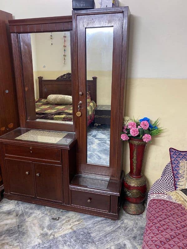 pure wooden bed 10000 aur dressing 27000 5