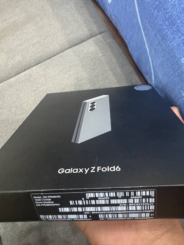 samsung galaxy Z Fold 6 512gb pta approved 3