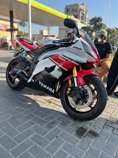 Yamaha R6