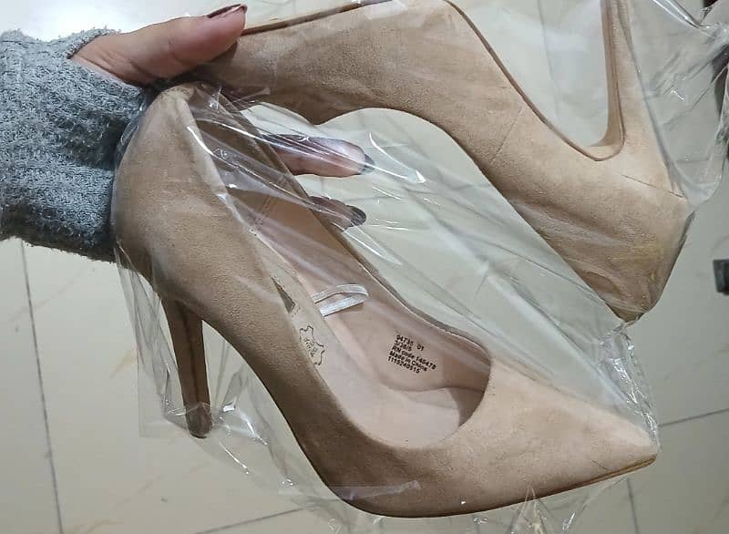 Skin colour Pump heels Primark brand 2