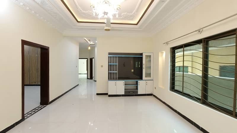 10 Marla Double Story Unit House Available For Sale. 41