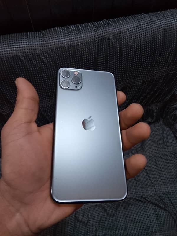 iPhone 11 Pro Max 2