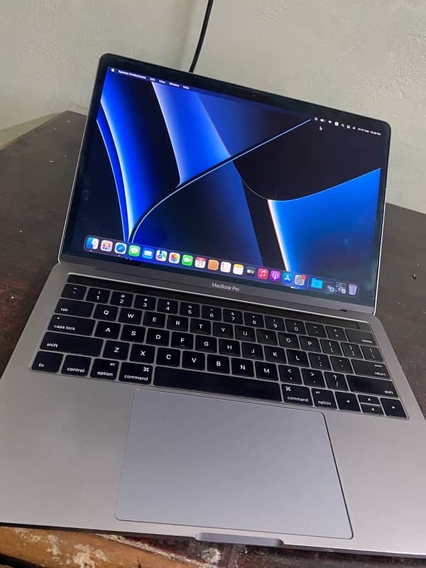 MacBook 2017 Pro TouchBar 1