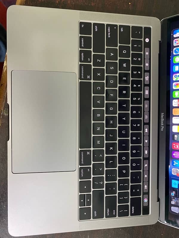 MacBook 2017 Pro TouchBar 2