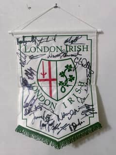 Autographs Signed London Irish Rugby football team players