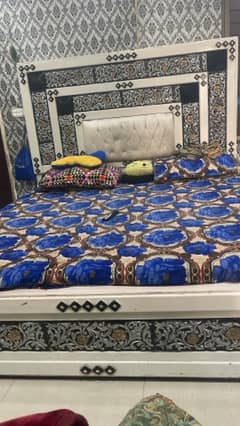 urgent sale wooden bed with drassing