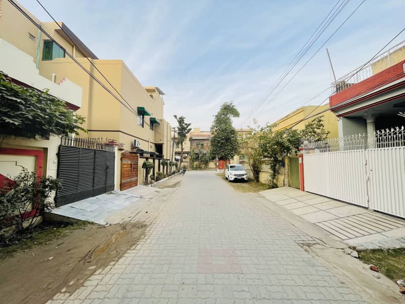 TEN MARLA DOUBLE STOREY WELL CONSTRUCTED HOUSE IN MARGHZAR PRIME LOCATION 4