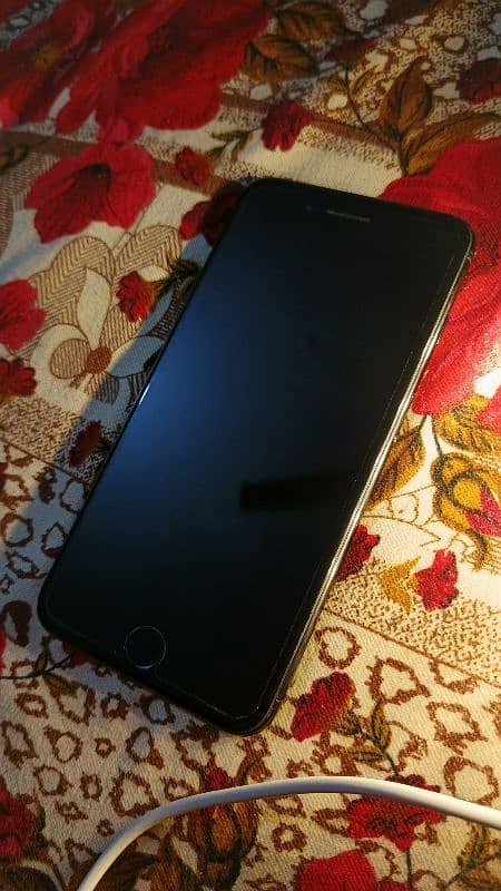 iphone 7 plus ( lifetime PTA approved ) 128GB 6