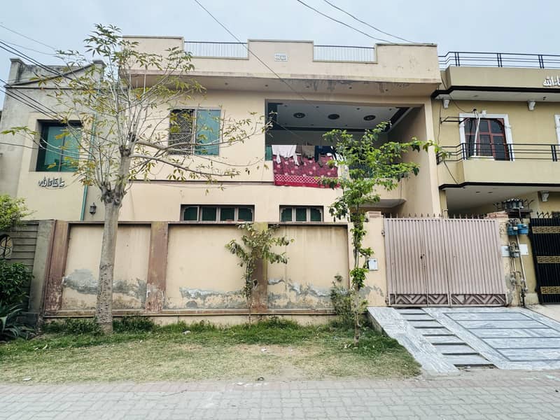 10 MARLA DOUBLE STOREY HOUSE AVAILABLE IN PRIME & GOOD LOCATION NEAR TO PARK 0