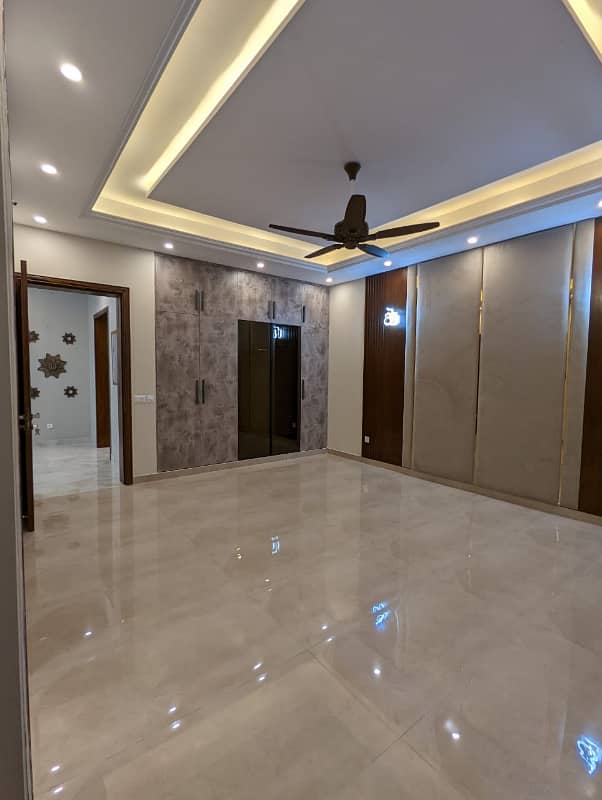 10 MARLA BRAND NEW LUXURY CONDITION EXCELLENT GOOD UPPER PORTION HOUSE FOR RENT IN QUAID BLOCK BAHRIA TOWN LAHORE 12