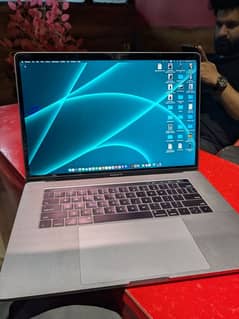 MacBook Pro 2017 | Core i7 | 16GB RAM | 3.5 GB GPU |