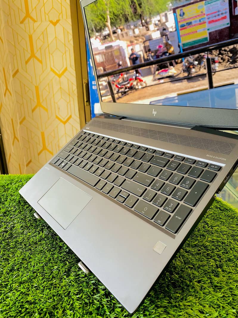 HP ZBOOK 15V G6 2