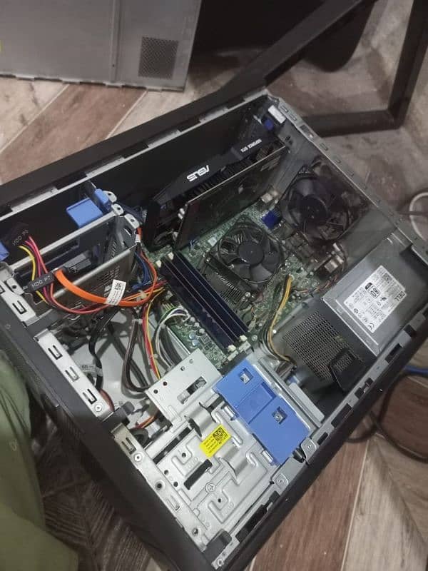 Workstation for sale Rs. 75k 2