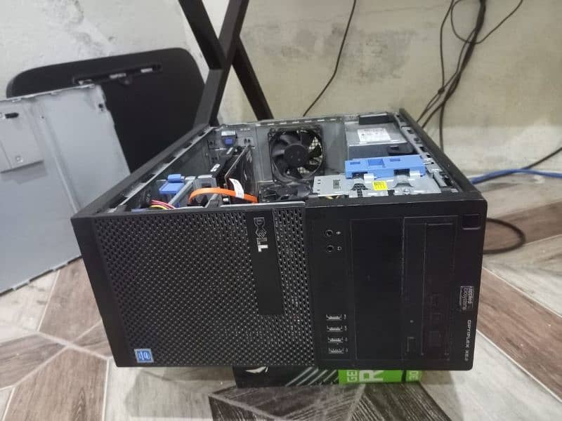 Workstation for sale Rs. 75k 3