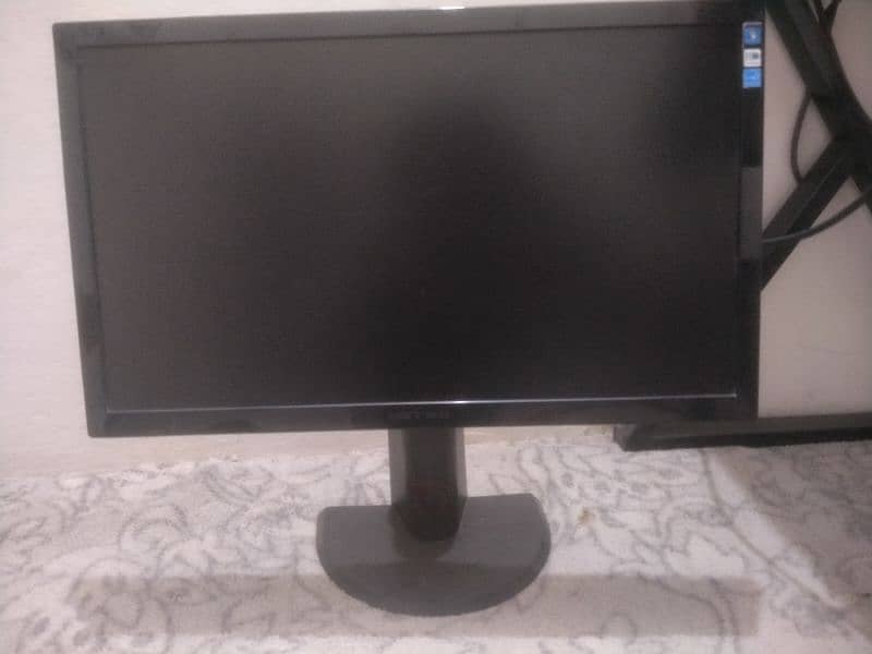 Workstation for sale Rs. 75k 4