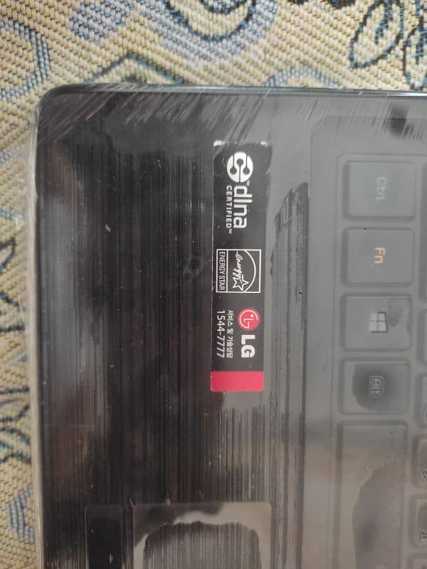 LG laptop 4gb ram 256 ssd 3th genretion 1