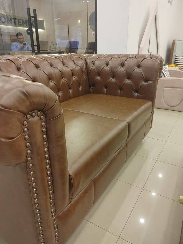 chester field sofa 1