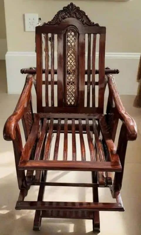 Rocking chair in excellent condition 0