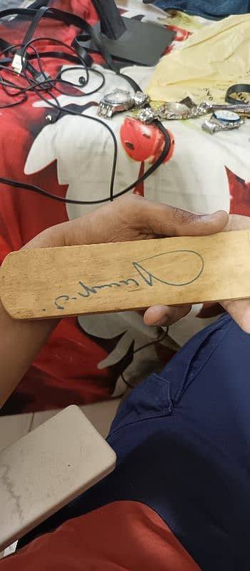 Shahid Afridi Signatured Mini Bat 3