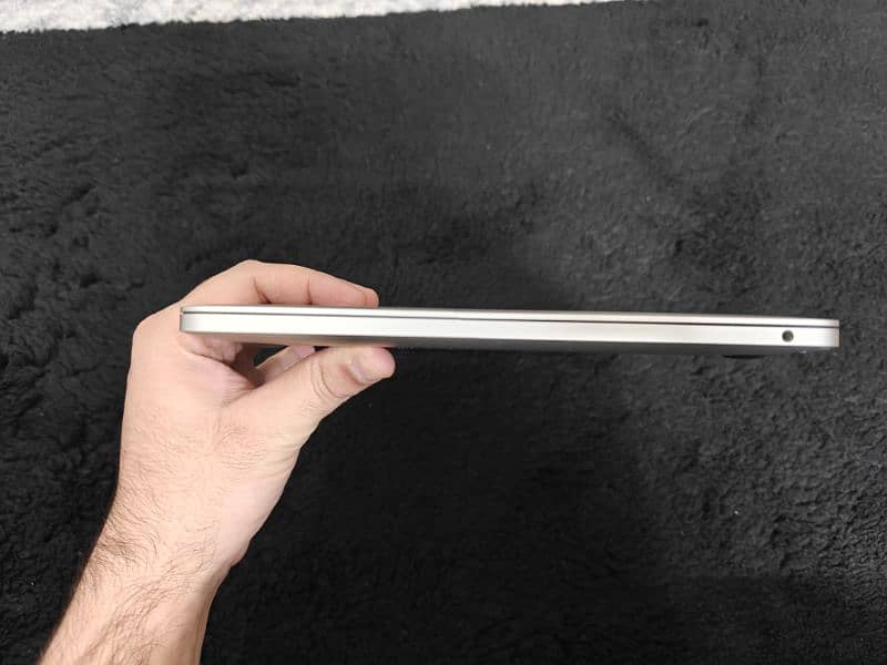 MacBook Pro 2019 8/256 Touch bar 3