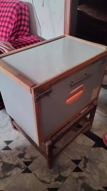 automatic incubator 50 eggs capacity,at a time, 1