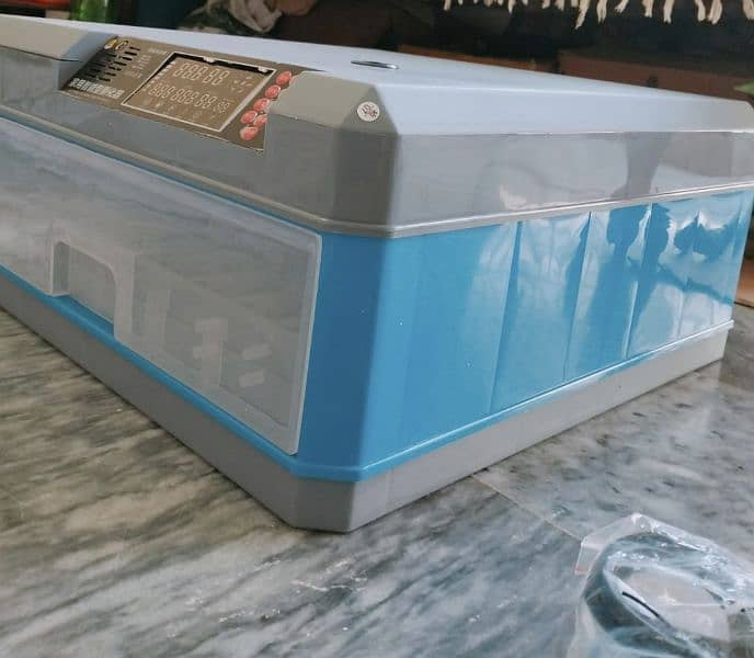 Incubator Fully automatic AC+DC brand new 74 eggs capacity 2