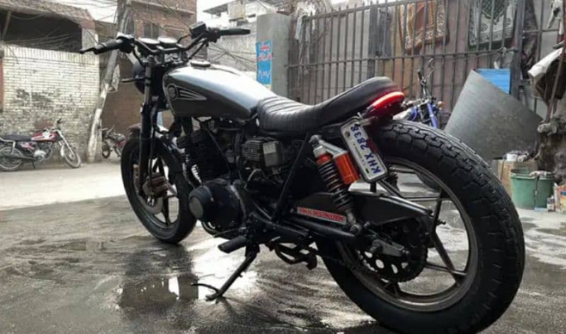 Suzuki bike GS 150 1