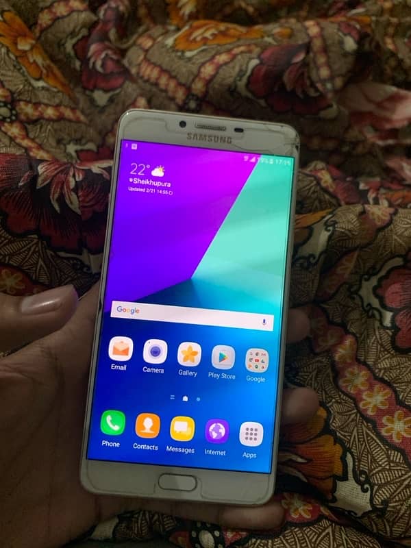 Samsung c9 Pro 1