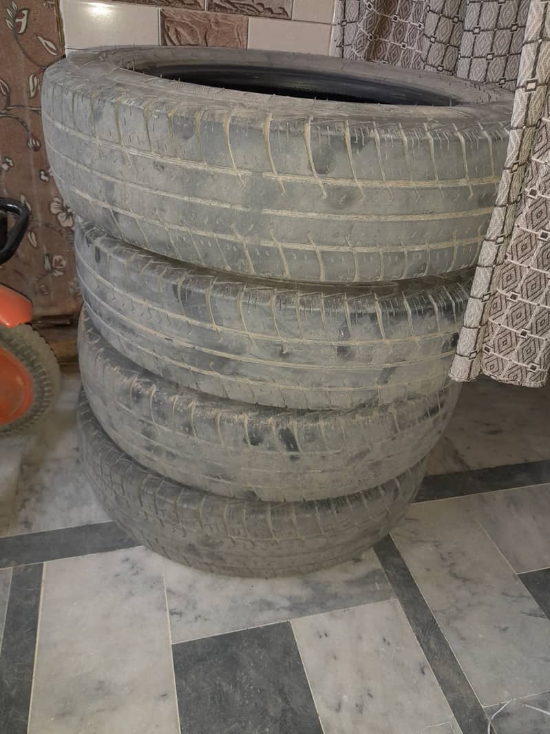 Tubeless Tyre available for sale 0