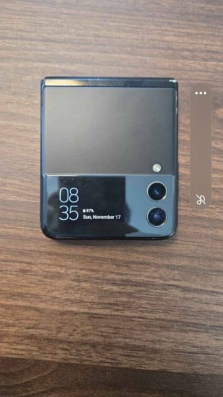 Samsung Z flip 3 with cable and box pta approved 0