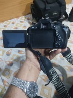 I want to sale my camera canon 700d with 2 lens